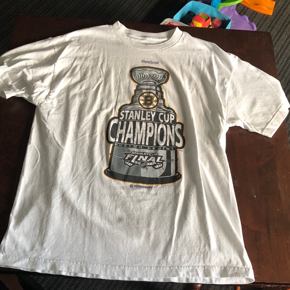 ⭐️⚾️ Boston Bruins Stanley Cup 2011 Champions T-Shirt